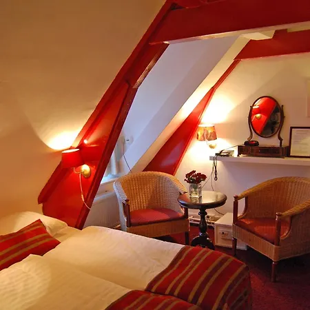Ξενοδοχείο House 3*