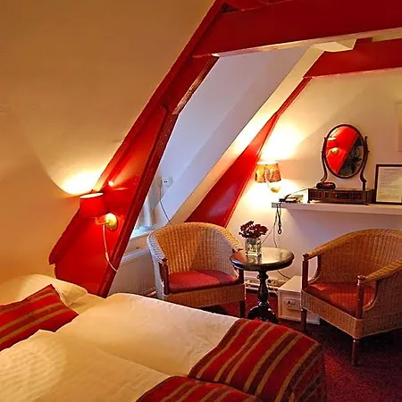 House 3*