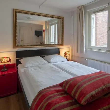 House Hotel